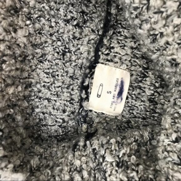 Pins & Needles Turtleneck Sweater Size S - Picture 5 of 5